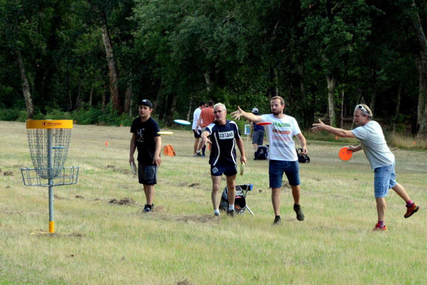 activite-disc-golf-gourdon-parc-le-bois-des-elfes